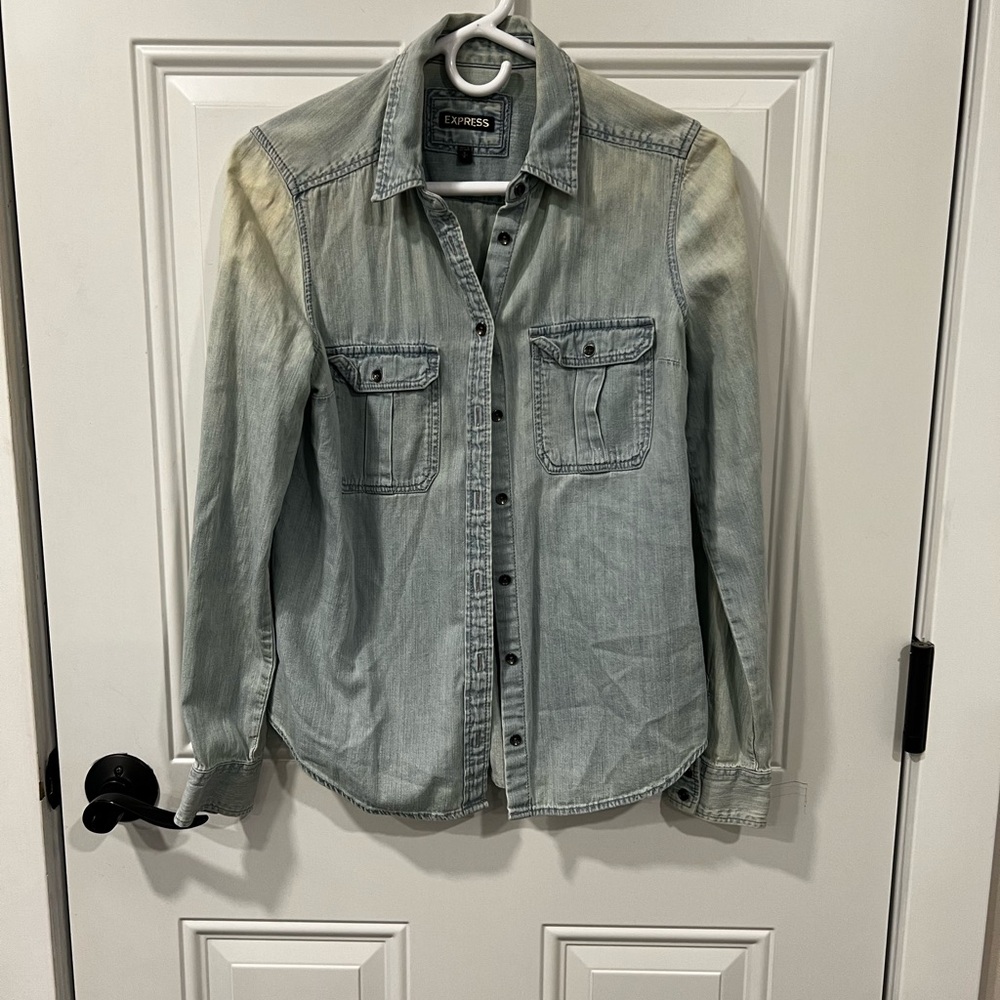 Jean material (soft and lightweight) button down